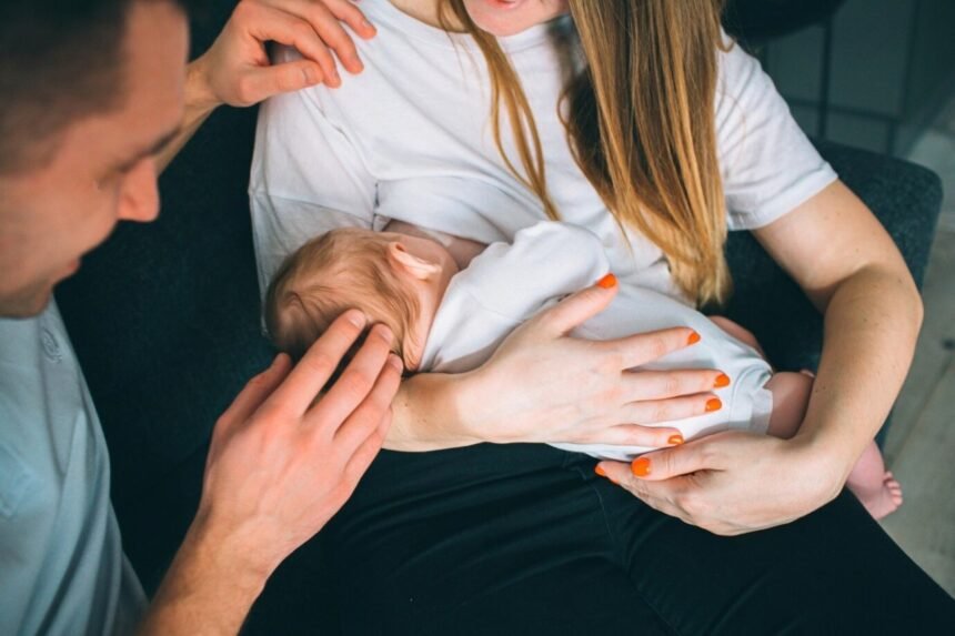 10 Essential Tips and Benefits of Breastfeeding While Lying Down. A Full Guide: Is Breastfeeding Safe and Useful While Lying Down?