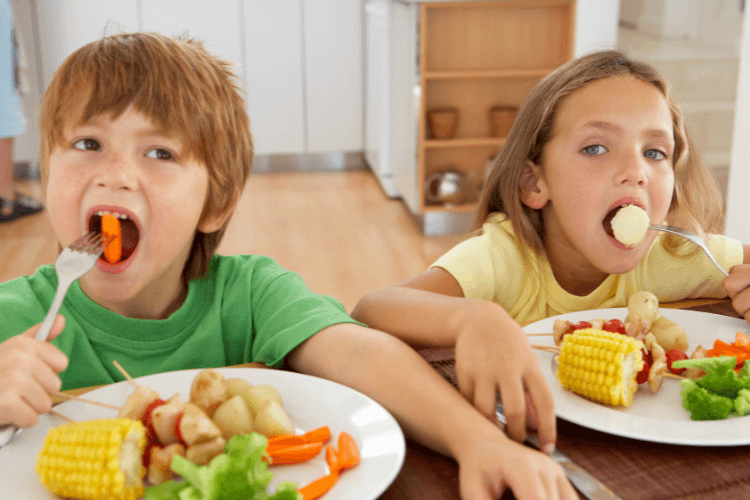 kids eating  nutritious weight gaining diet